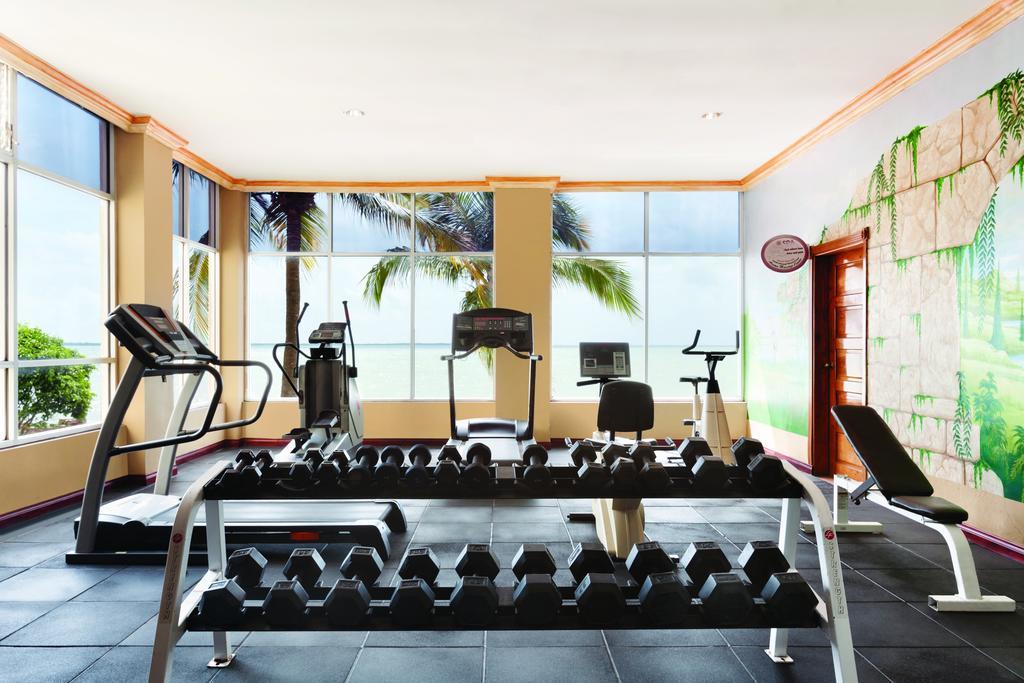 Ramada By Wyndham Princess Belize City Cidade de Belize Exterior foto